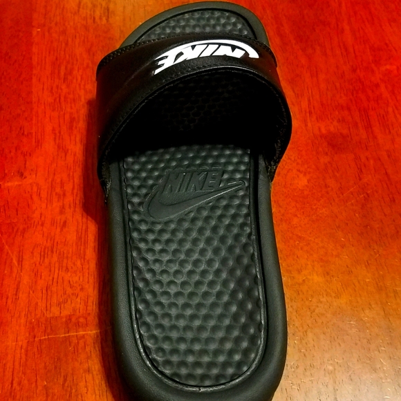 Nike slides - Picture 4 of 9